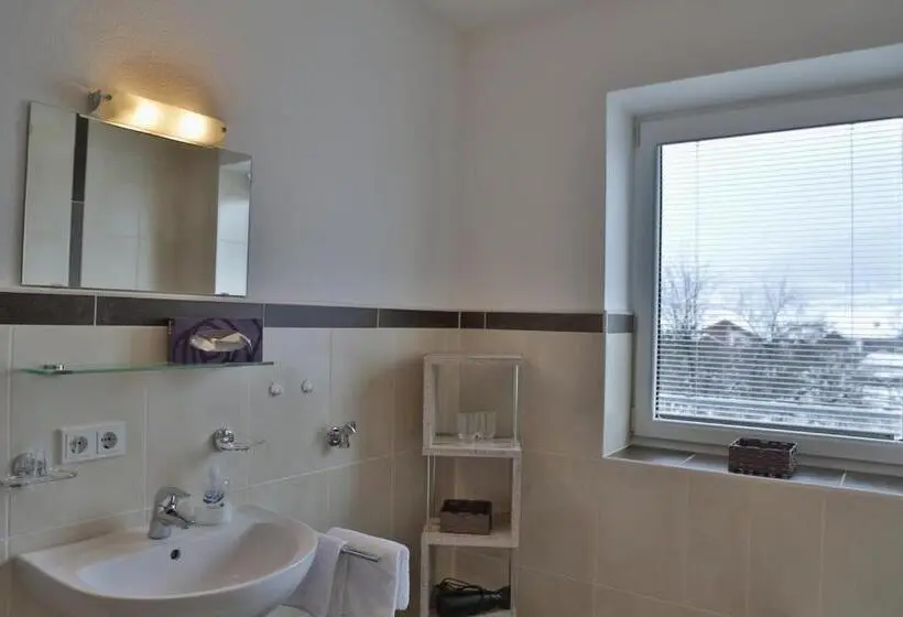 バルコニー付２ベッドルームアパートメント, Pension Apartment Hödner