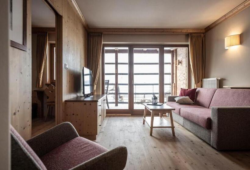 סוויטה עם מרפסת, Post Alpina  Family Mountain Chalets