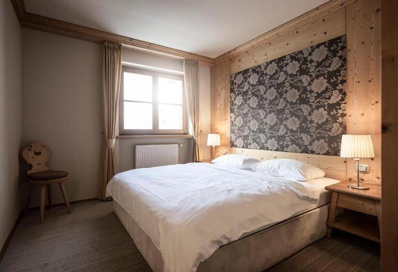 Люкс с Балконом, Post Alpina  Family Mountain Chalets