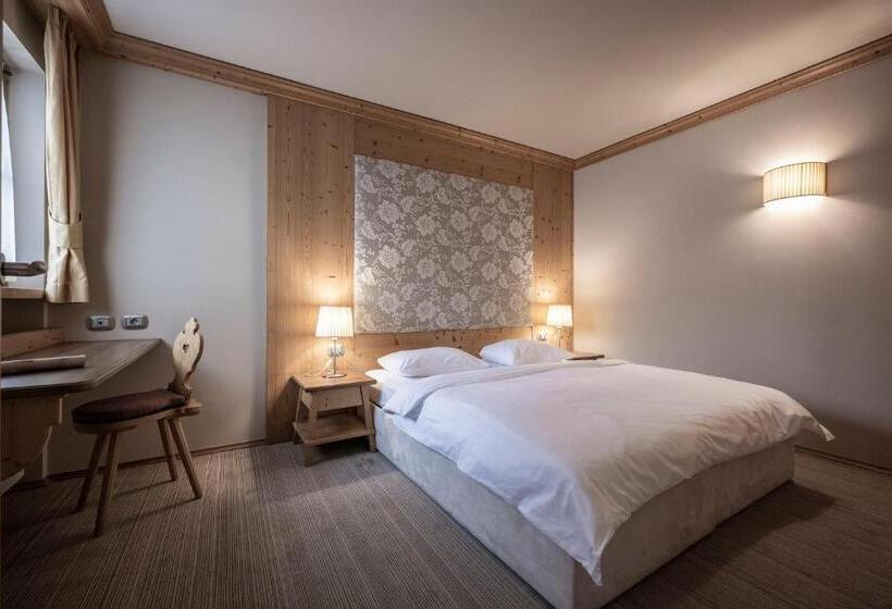 جناح مزوَّد بشرفة, Post Alpina  Family Mountain Chalets