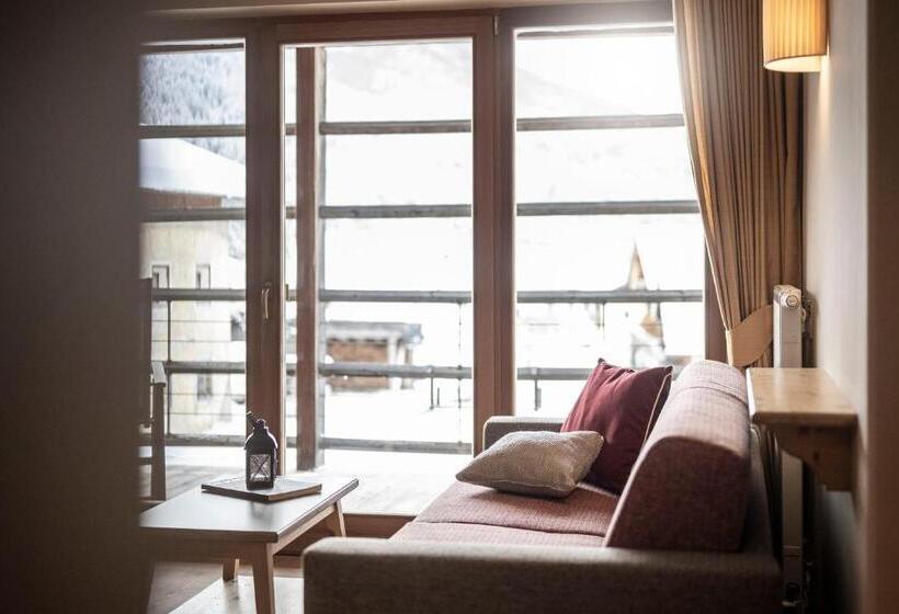 带阳台套房, Post Alpina  Family Mountain Chalets