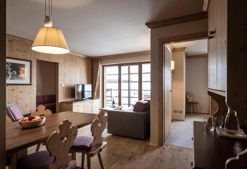 Люкс с Балконом, Post Alpina  Family Mountain Chalets