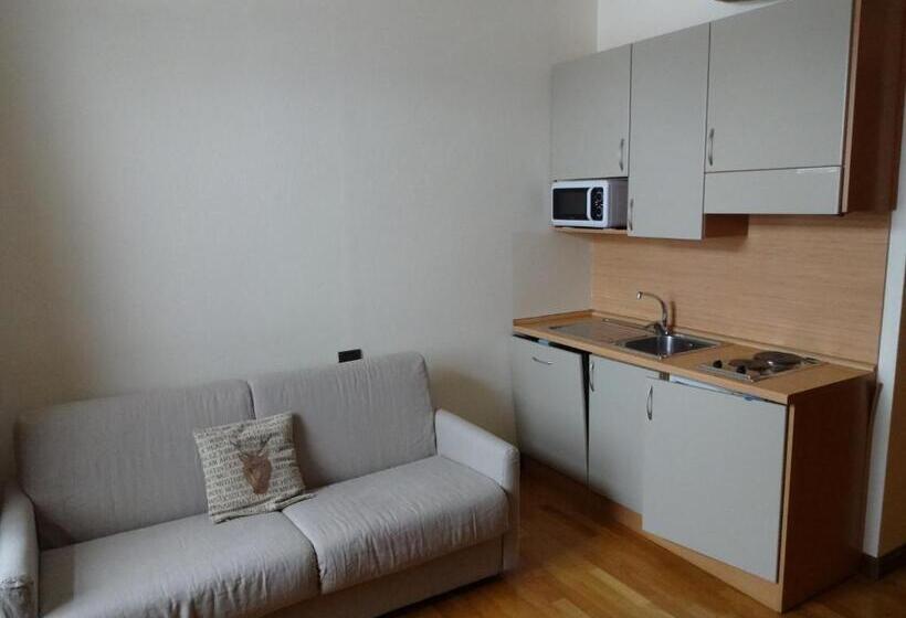 استودیوی استاندارد, Residence Blumental