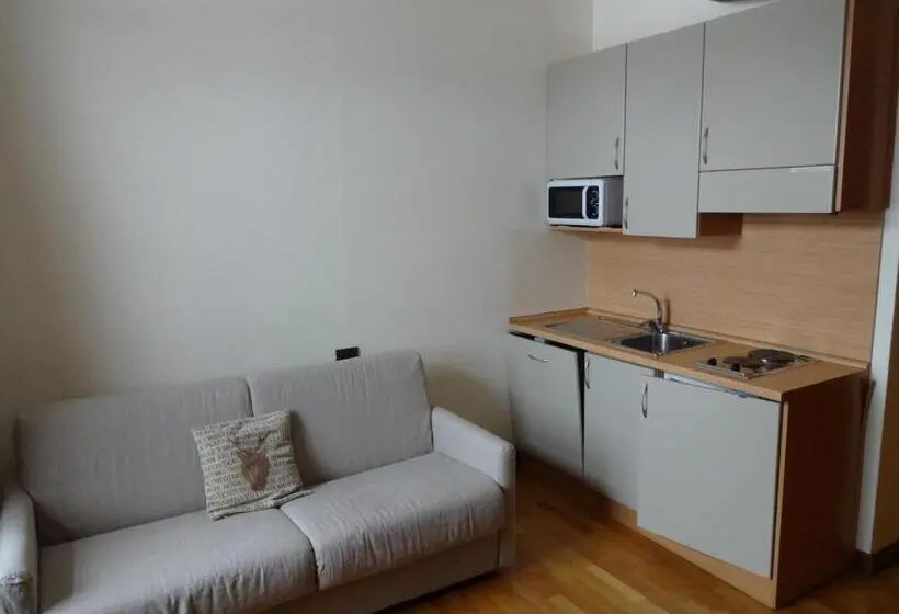 استودیوی استاندارد, Residence Blumental