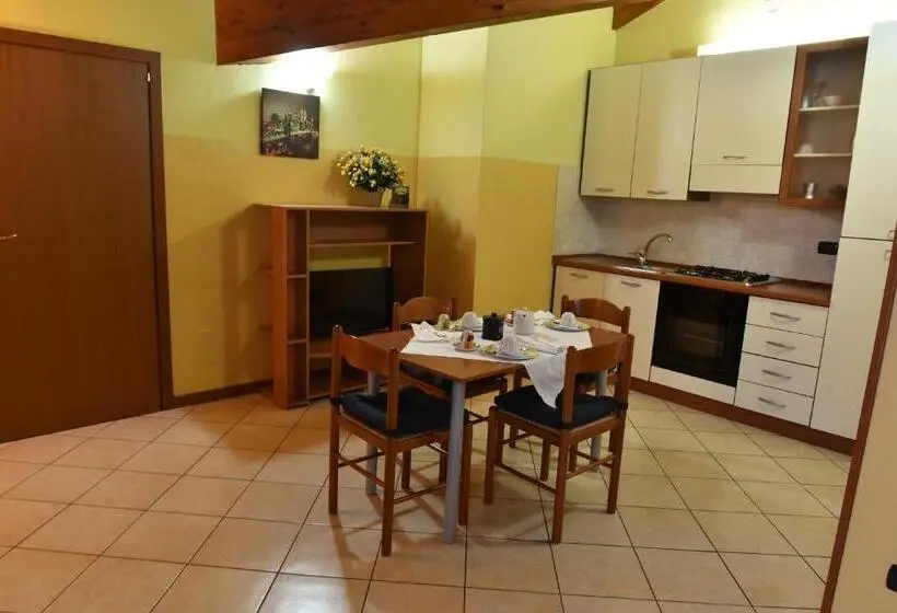 Huoneisto 2 Makuuhuonetta, Residence Oasi Di Monza