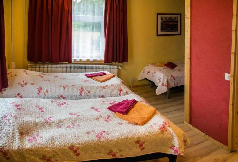 اتاق استاندارد سه نفره, Puuna öömaja B&b