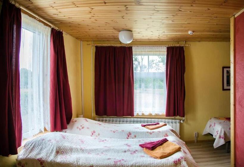 اتاق استاندارد سه نفره, Puuna öömaja B&b