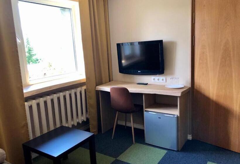 سوییت جونیور, Veeriku Villa