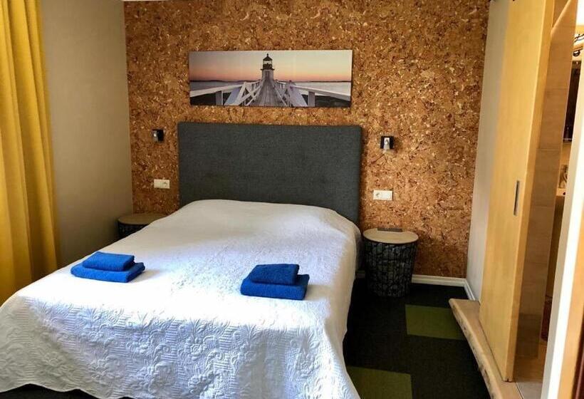 سوییت جونیور, Veeriku Villa