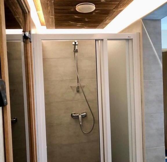 سوییت جونیور, Veeriku Villa