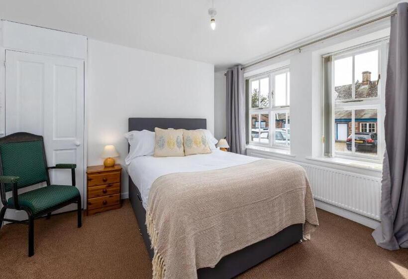 スタンダードルーム, Muncaster Castle Coachman's Quarters