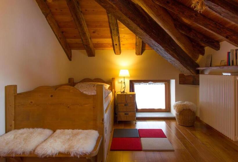 标准三人间, Tre Alberi Liberi