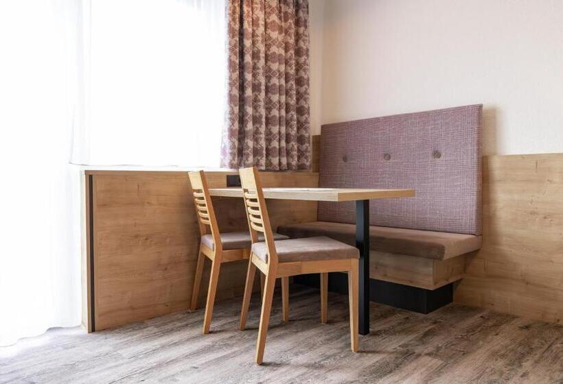 Escritório Superior, Das Aparthotel Olympia Tirol