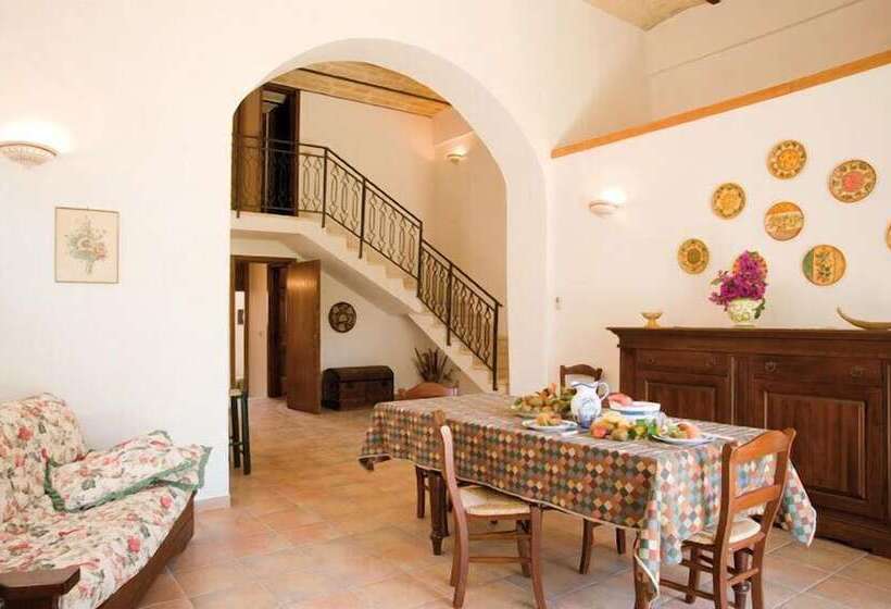 דירת 4 חדרים, Tenuta Badessa