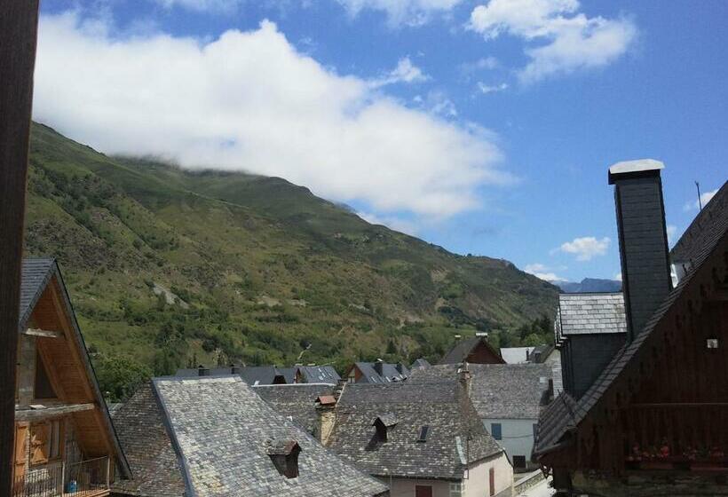 غرفة قياسية ثلاثية, Fonda Eth Petit   Sólo Adultos,niños A Partir De 12 Años