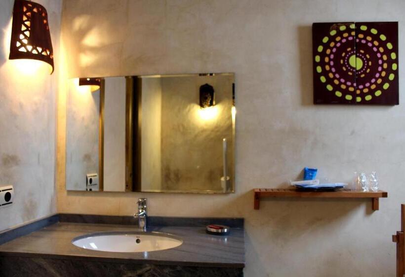 Номер Стандарт, Hostal Extramuros