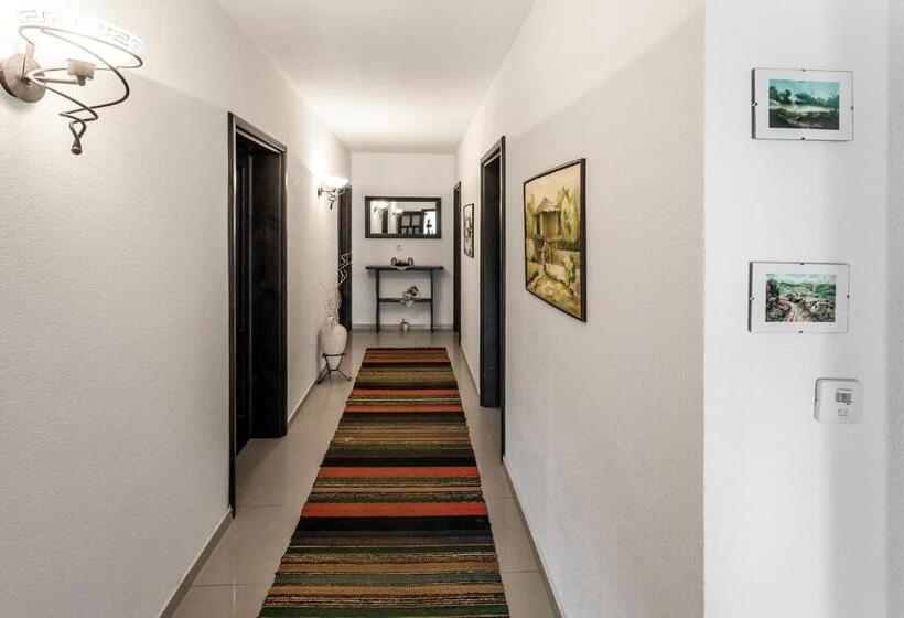 标准三人间, Keremidchieva Kushta Guest House