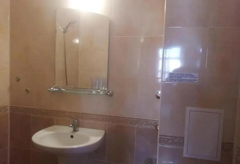 اتاق استاندارد سه نفره, Keremidchieva Kushta Guest House