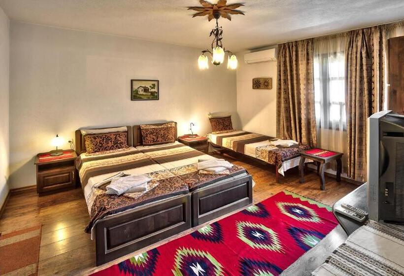 اتاق استاندارد سه نفره, Keremidchieva Kushta Guest House