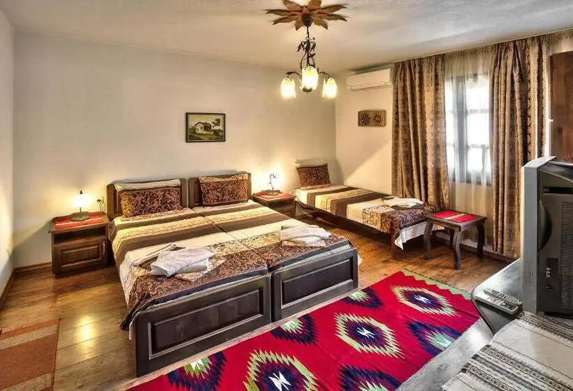 اتاق استاندارد سه نفره, Keremidchieva Kushta Guest House