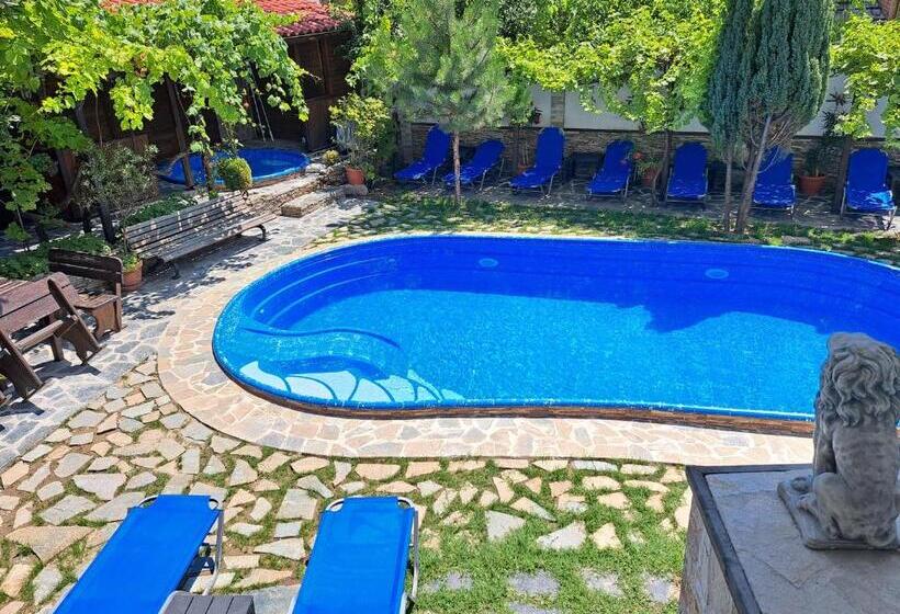 标准三人间, Keremidchieva Kushta Guest House