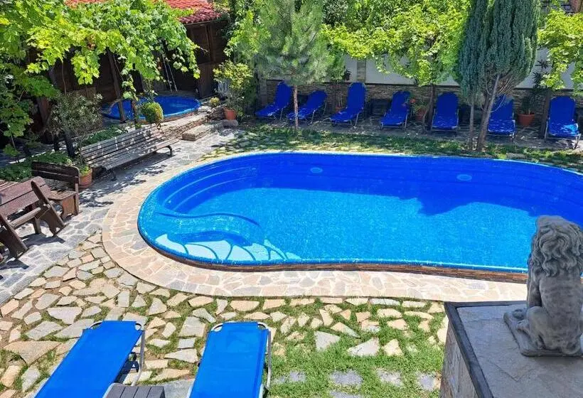 اتاق استاندارد سه نفره, Keremidchieva Kushta Guest House
