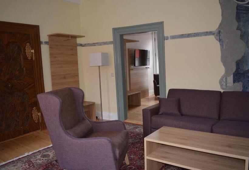 استودیوی لوکس, Kunsthaus