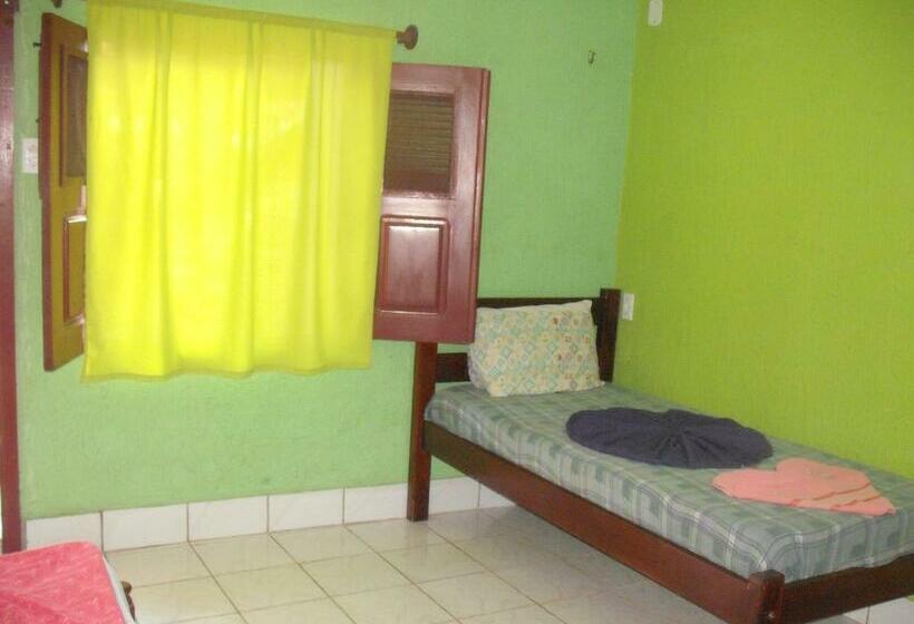 חדר סטנדרט לשלושה, Pousada Chalé Suiço