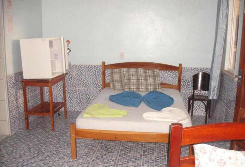 חדר סטנדרט לארבעה, Pousada Chalé Suiço