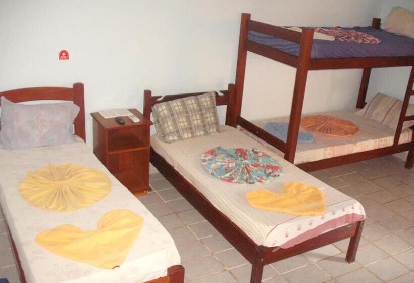 חדר סטנדרטי לחמישה אנשים, Pousada Chalé Suiço