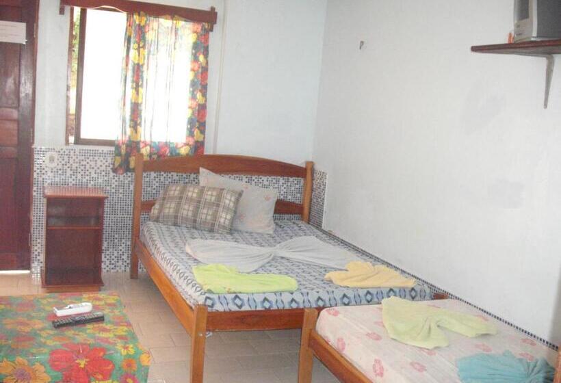 חדר סטנדרטי לחמישה אנשים, Pousada Chalé Suiço