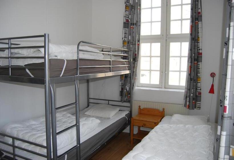 غرفة قياسية ثلاثية حمام مشترك, Halmstad Hotell & Vandrarhem Kaptenshamn