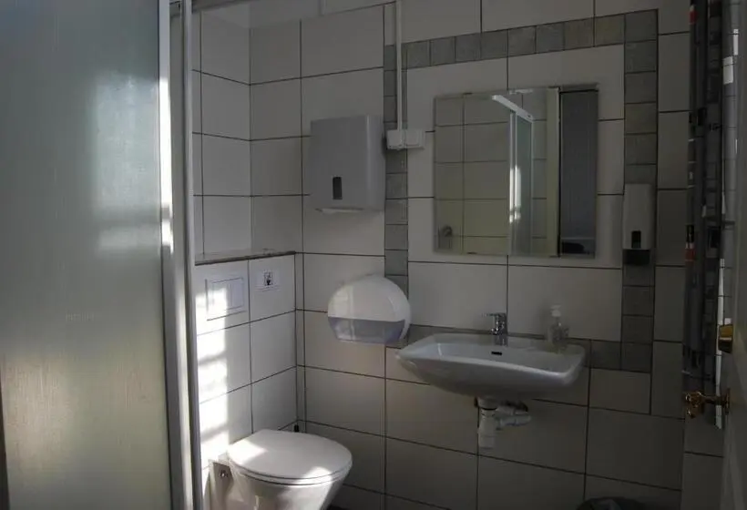 スタンダード4人部屋, Halmstad Hotell & Vandrarhem Kaptenshamn