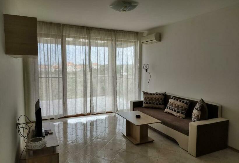 Апартаменты 1 Спальня, July Morning Seaside Resort