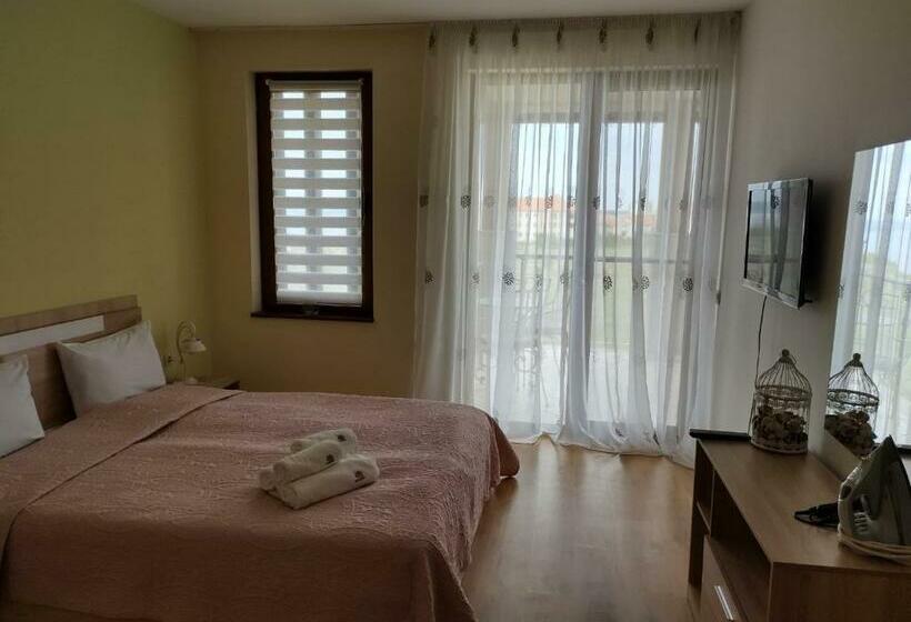 Апартаменты 1 Спальня, July Morning Seaside Resort