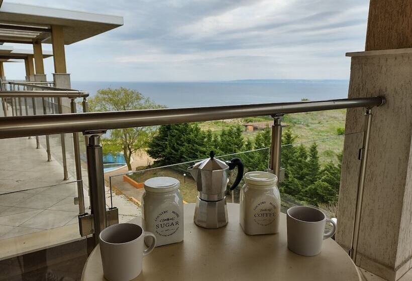 Апартаменты 1 Спальня, July Morning Seaside Resort