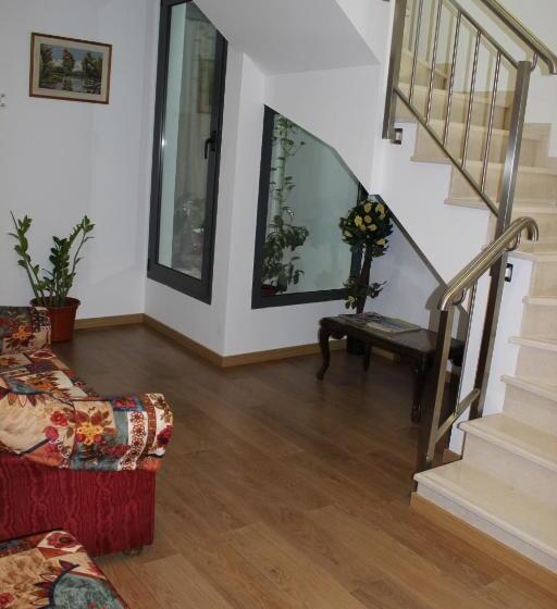 חדר סטנדרט לארבעה, Dom Fernando Ii