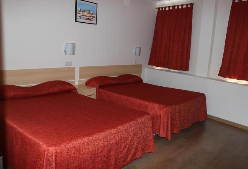 חדר סטנדרט לארבעה, Dom Fernando Ii