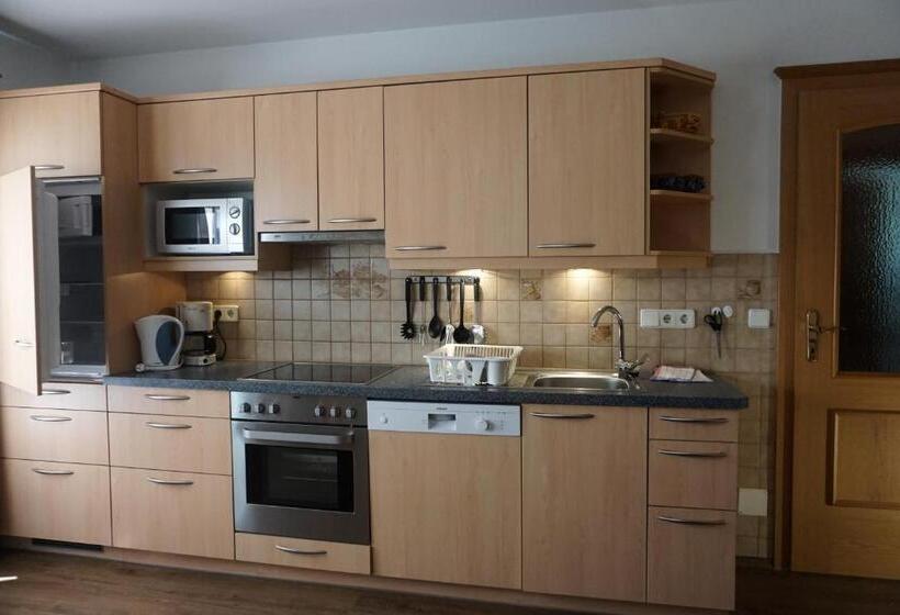 شقة غرفتين, Gästehaus Eßl