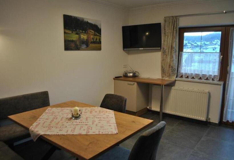 شقة غرفتين, Gästehaus Eßl