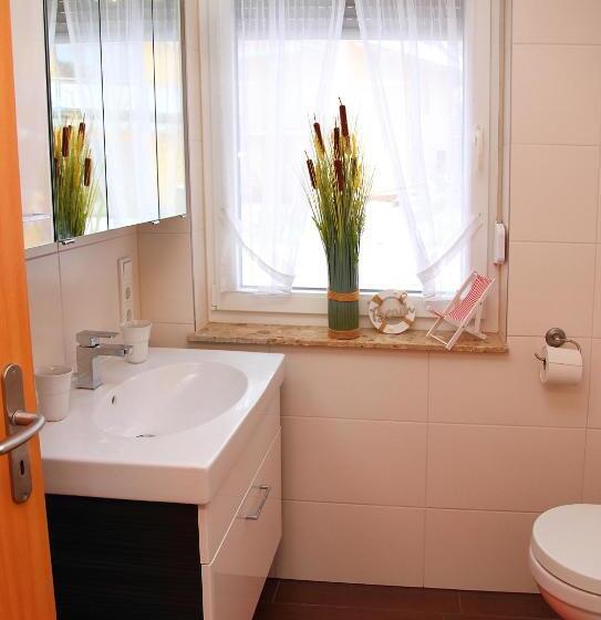 Family flat with balcony, Matys Landhausperle An Der Müritz