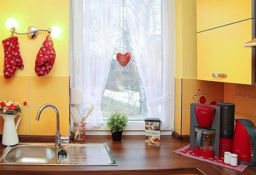 Family flat with balcony, Matys Landhausperle An Der Müritz