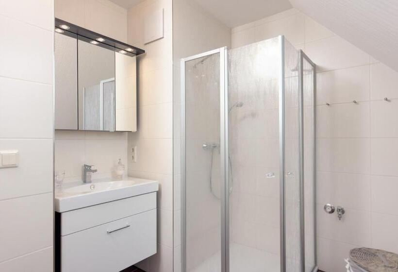 Family flat with balcony, Matys Landhausperle An Der Müritz