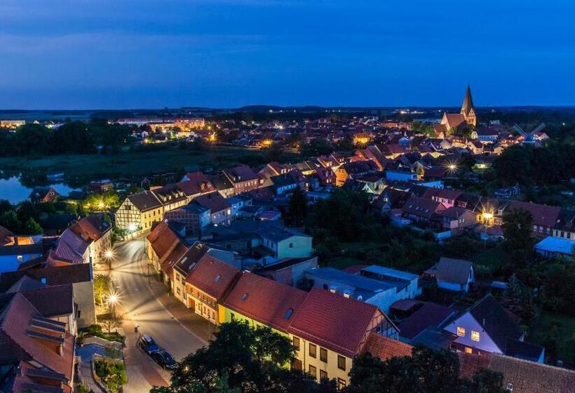 Family flat with terrace, Matys Landhausperle An Der Müritz