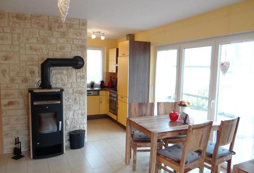 Family flat with terrace, Matys Landhausperle An Der Müritz