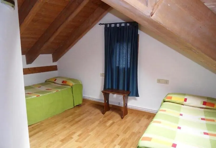 آپارتمان 2 خوابه, Pensió I Apartaments La Bordeta