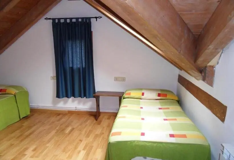آپارتمان 2 خوابه, Pensió I Apartaments La Bordeta