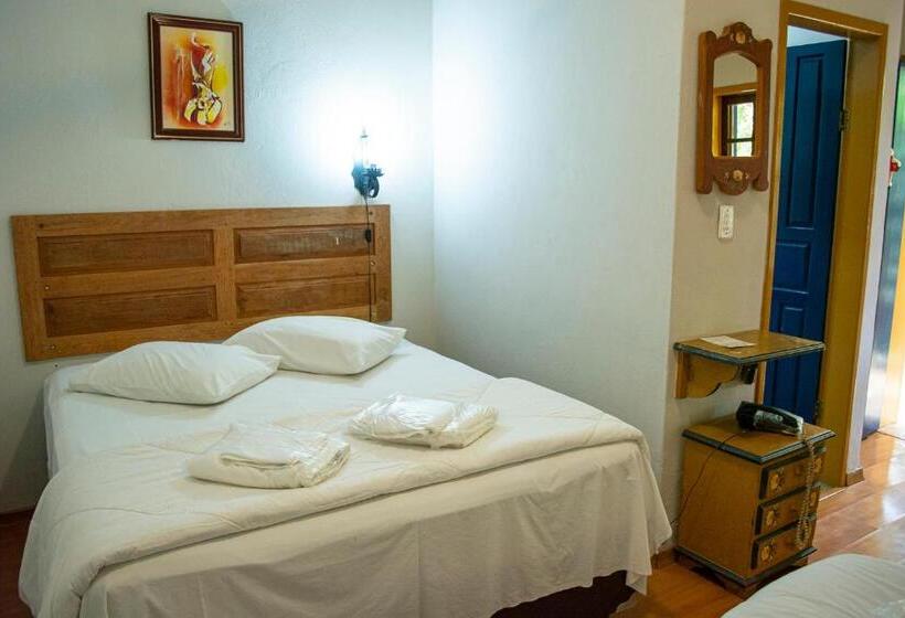 اتاق استاندارد سه نفره, Pousada Chafariz Das 4 Estações