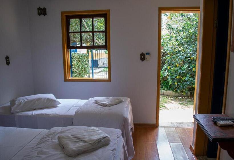 اتاق استاندارد سه نفره, Pousada Chafariz Das 4 Estações