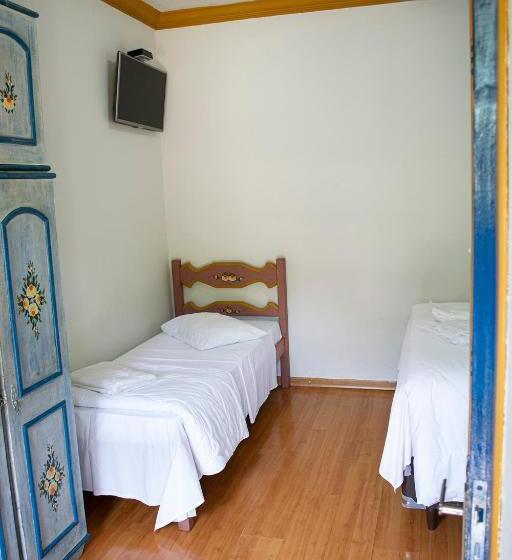 اتاق استاندارد سه نفره, Pousada Chafariz Das 4 Estações